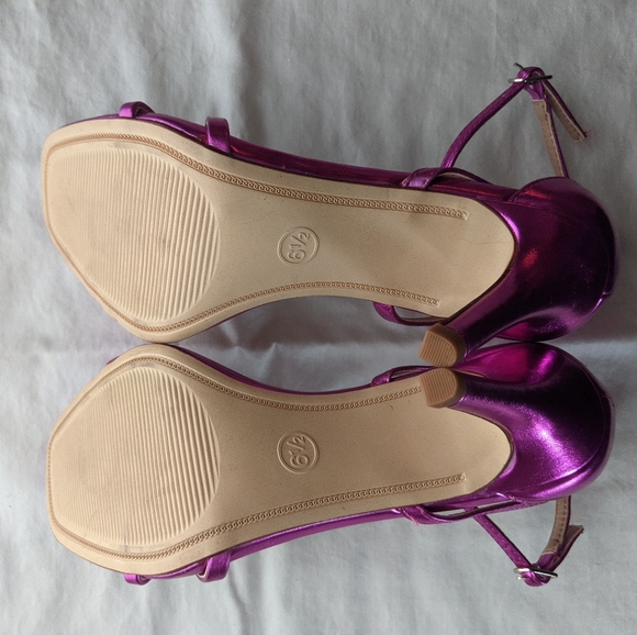 Pink Metallic Heels, Size W6.5 - Picture 4 of 5